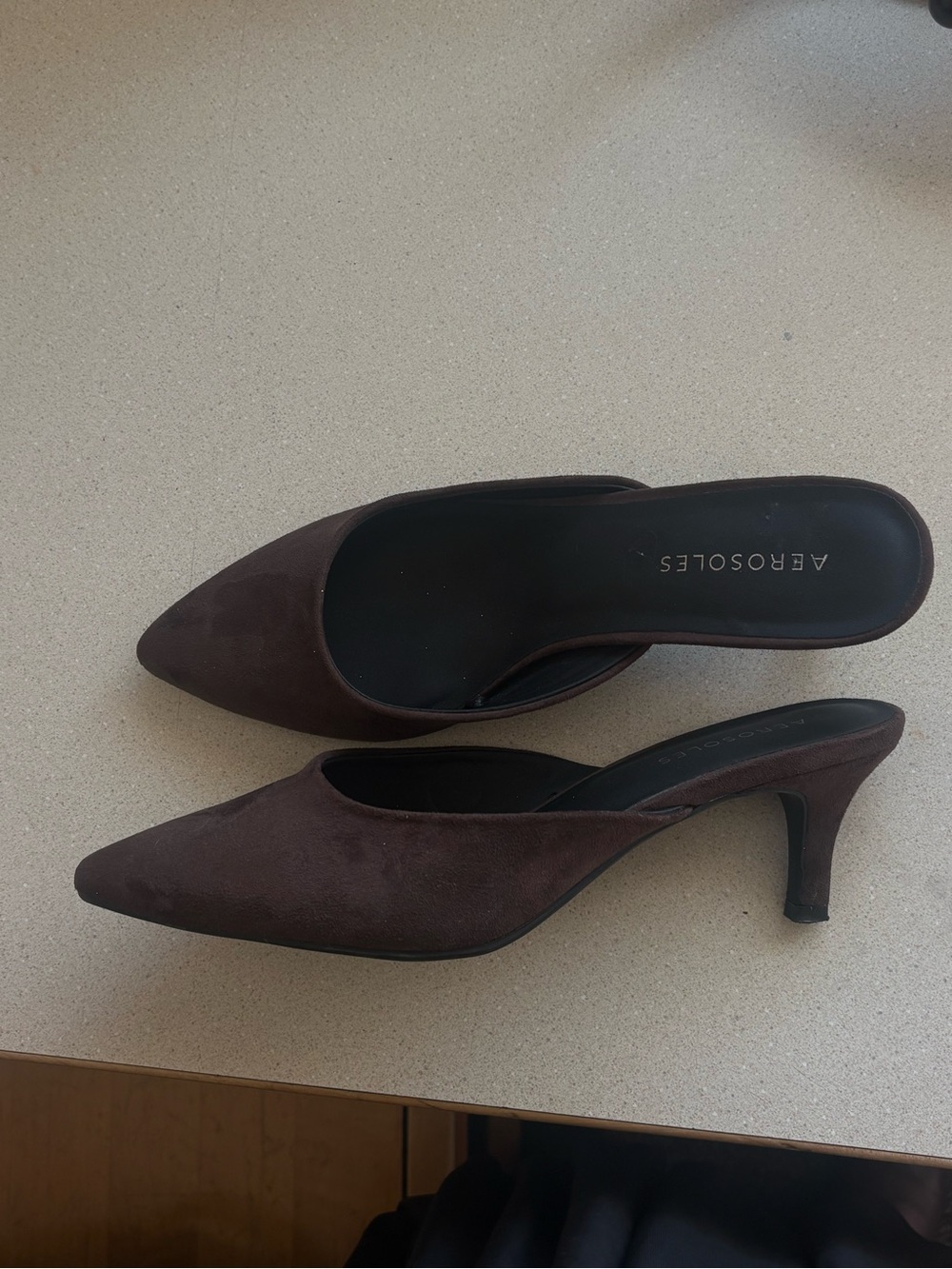 AEROSOLES Brown Pointed-Toe Suede Mules
